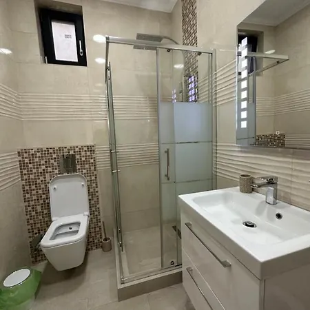 Golden Garden Luxury In דירה