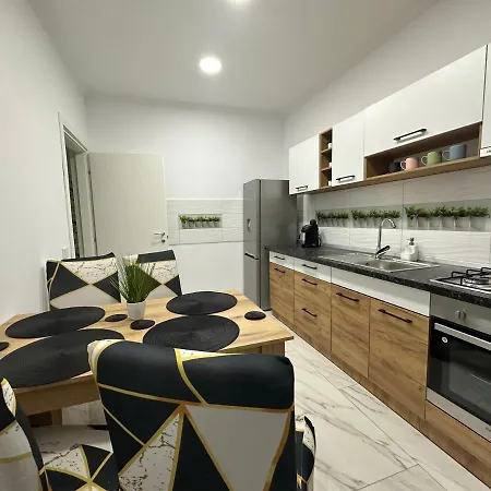 Golden Garden Luxury In Apartment Bucharest