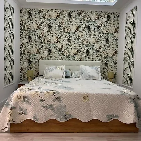 Golden Garden Luxury In * Bucharest