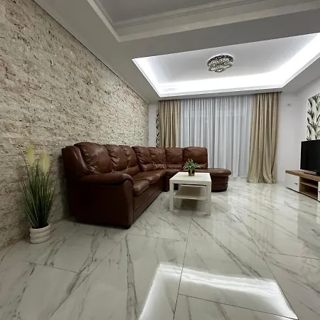Golden Garden Luxury In *
