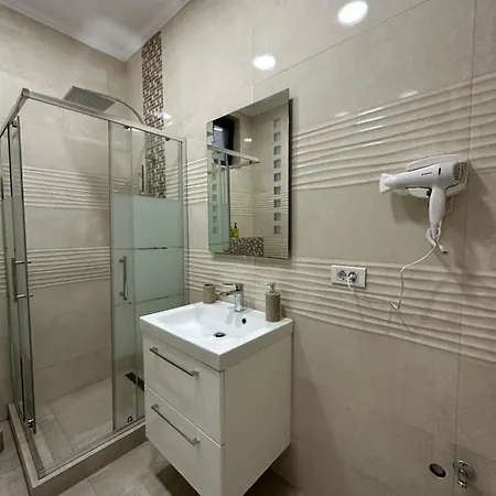 דירה Golden Garden Luxury In בוקרשט