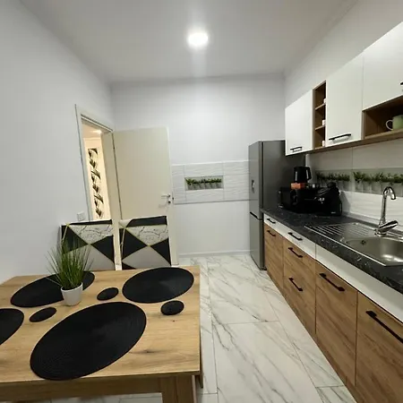 Golden Garden Luxury In *