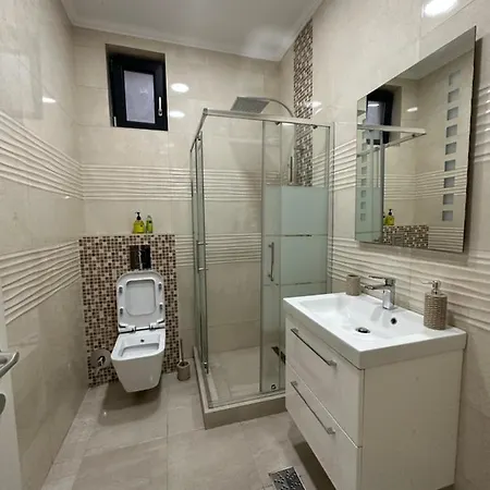 דירה Golden Garden Luxury In בוקרשט