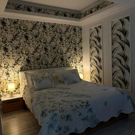 Golden Garden Luxury In