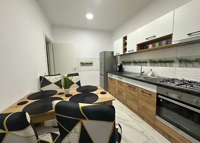 Golden Garden Luxury In Apartman Bukarest