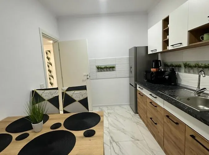 Golden Garden Luxury In *