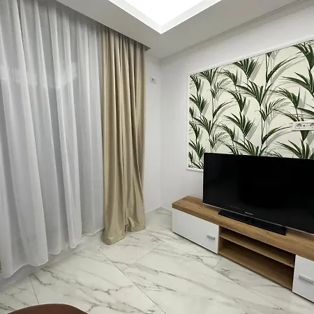 Golden Garden Luxury In Daire Bükreş