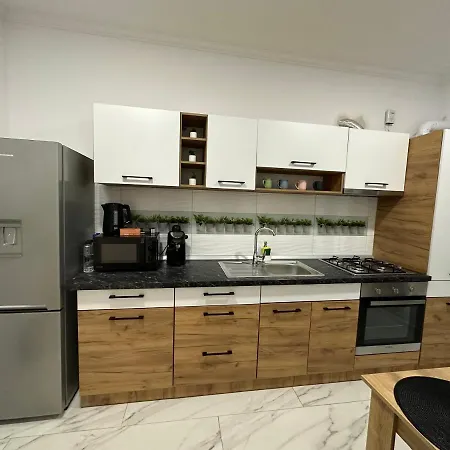 Golden Garden Luxury In Daire *