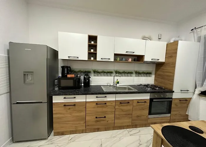 Golden Garden Luxury In דירה *